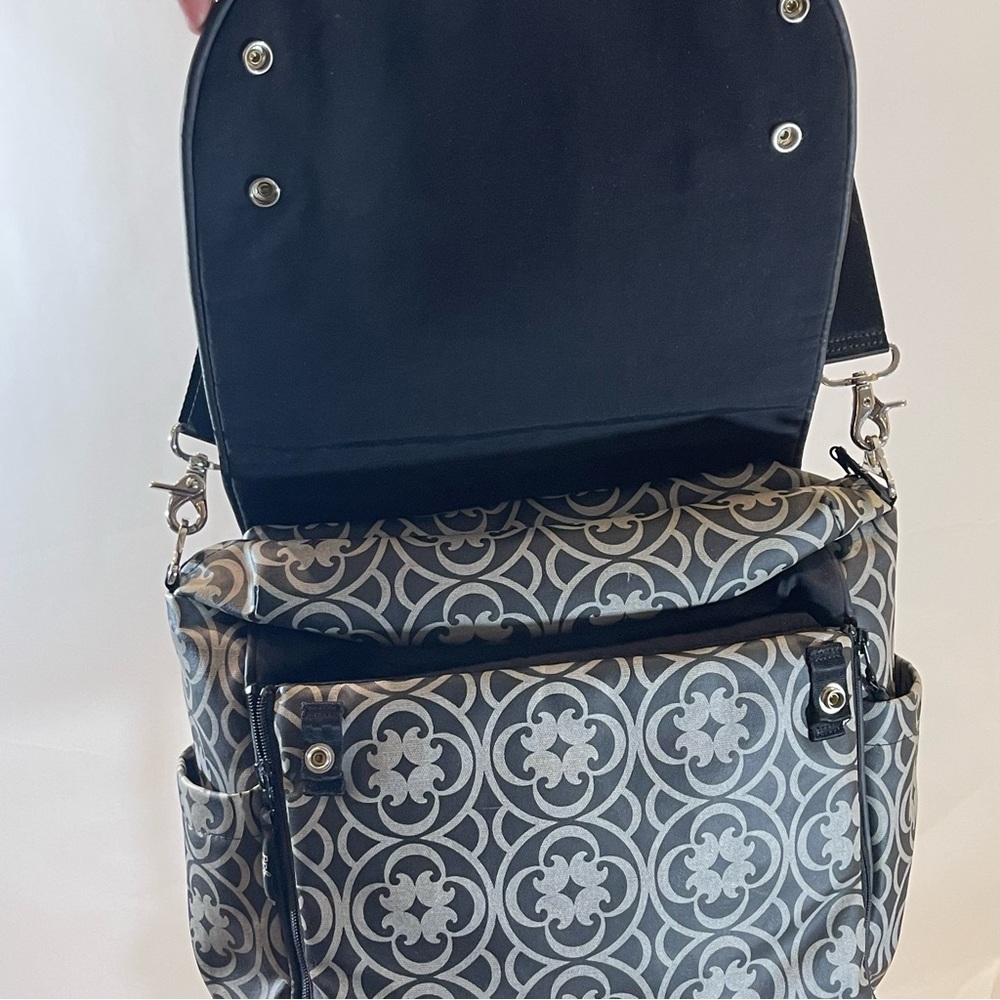 Petunia Pickle Bottom Boxy Diaper Bag - Picture 9 of 9